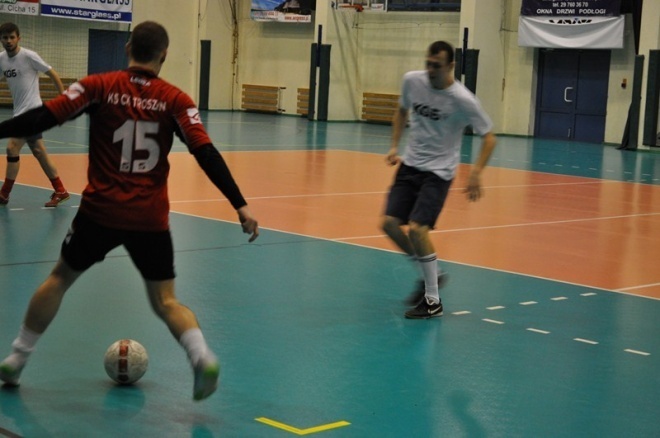 Nocna Liga Futsalu - ostatnia kolejka (05.04.2013) - zdjęcie #6 - eOstroleka.pl