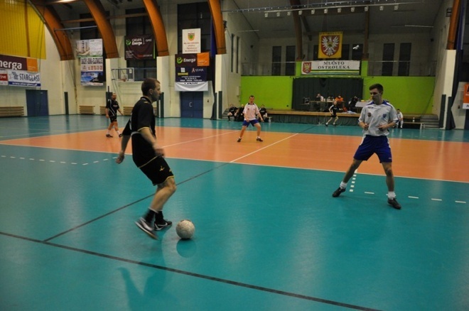Nocna Liga Futsalu - ostatnia kolejka (05.04.2013) - zdjęcie #17 - eOstroleka.pl