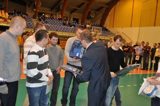 Nocna Liga Futsalu - ostatnia kolejka (05.04.2013) - zdjęcie #1 - eOstroleka.pl