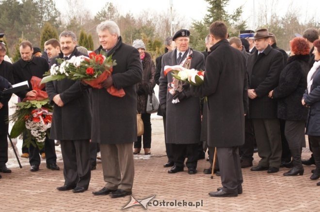 Miejskie obchody zbrodni katyńskiej i katastrofy w Smoleńsku [06.04.2013] - zdjęcie #23 - eOstroleka.pl