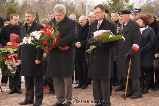 Miejskie obchody zbrodni katyńskiej i katastrofy w Smoleńsku [06.04.2013] - zdjęcie #21 - eOstroleka.pl