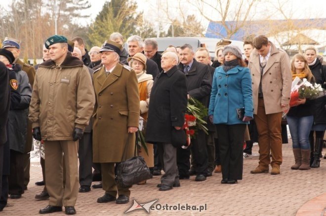 Miejskie obchody zbrodni katyńskiej i katastrofy w Smoleńsku [06.04.2013] - zdjęcie #20 - eOstroleka.pl