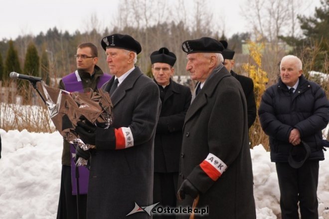 Miejskie obchody zbrodni katyńskiej i katastrofy w Smoleńsku [06.04.2013] - zdjęcie #15 - eOstroleka.pl