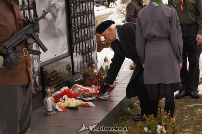 Miejskie obchody zbrodni katyńskiej i katastrofy w Smoleńsku [06.04.2013] - zdjęcie #13 - eOstroleka.pl