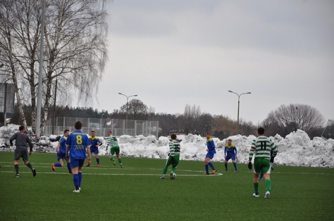 Liga okręgowa: Korona HiD Ostrołęka - Makowianka Maków Mazowiecki (06.04.2013) - zdjęcie #29 - eOstroleka.pl