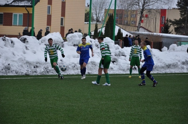 Liga okręgowa: Korona HiD Ostrołęka - Makowianka Maków Mazowiecki (06.04.2013) - zdjęcie #27 - eOstroleka.pl
