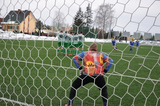 Liga okręgowa: Korona HiD Ostrołęka - Makowianka Maków Mazowiecki (06.04.2013) - zdjęcie #16 - eOstroleka.pl