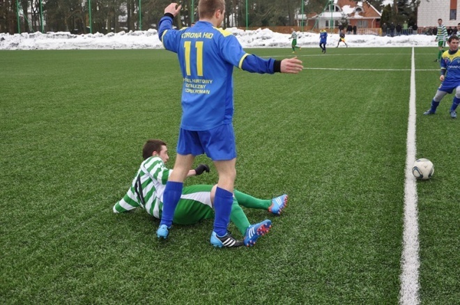 Liga okręgowa: Korona HiD Ostrołęka - Makowianka Maków Mazowiecki (06.04.2013) - zdjęcie #8 - eOstroleka.pl