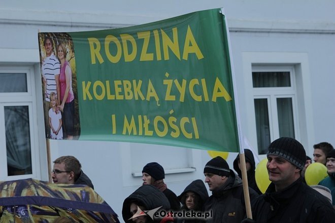 Marsz dla Życia i Rodziny [08.04.2013] - zdjęcie #37 - eOstroleka.pl