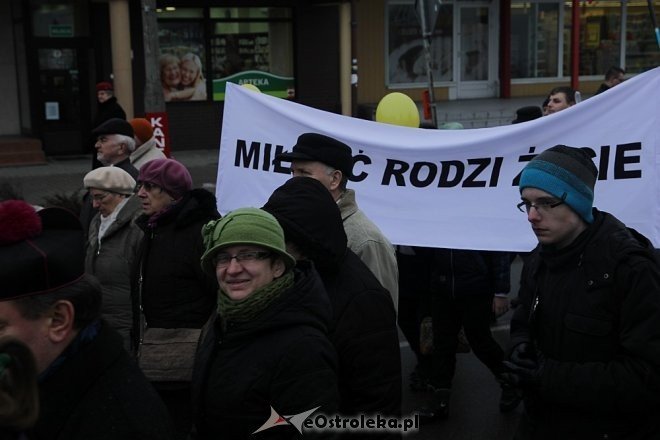Marsz dla Życia i Rodziny [08.04.2013] - zdjęcie #30 - eOstroleka.pl