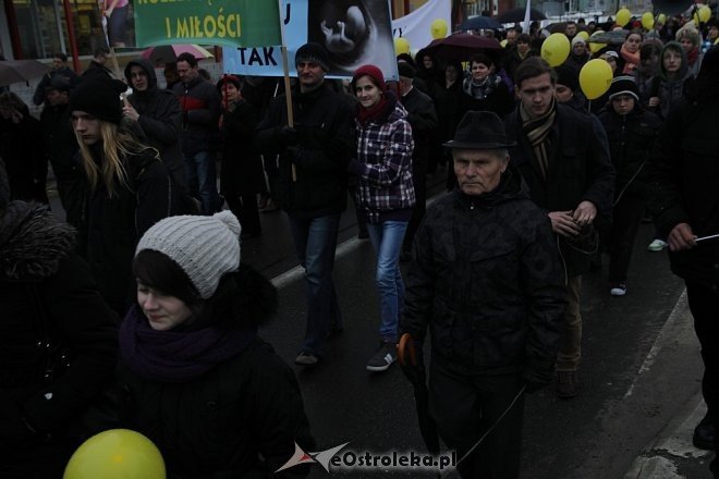 Marsz dla Życia i Rodziny [08.04.2013] - zdjęcie #17 - eOstroleka.pl