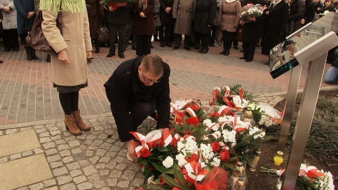 Miejskie obchody katastrofy smeleńskiej [10.04.2013] - zdjęcie #48 - eOstroleka.pl