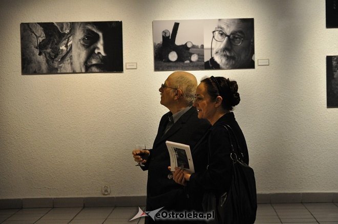 Wernisaż wystawy Mariusza Wideryńskiego [11.04.2013] - zdjęcie #2 - eOstroleka.pl