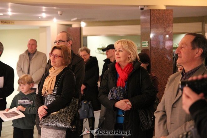 Wernisaż wystawy Bogdana Białczaka [12.04.2013 - zdjęcie #10 - eOstroleka.pl