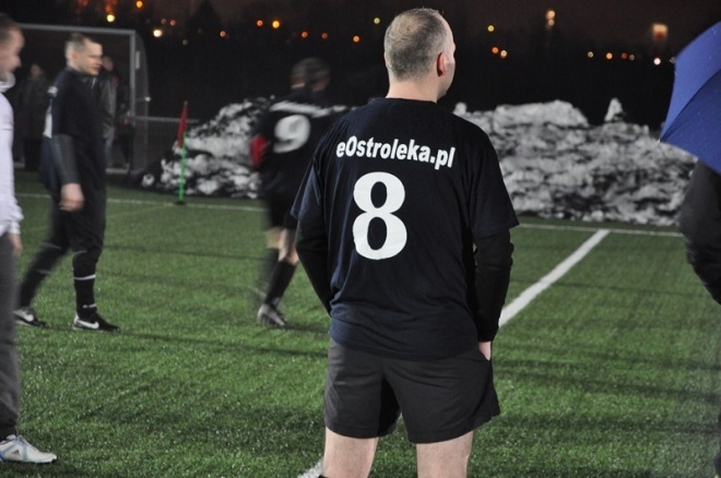 VI edycja Ostrołęckiej Amatorskiej Ligi Piłki Nożnej „7”: eOstroleka.pl - Ismena (12.04.2013) - zdjęcie #1 - eOstroleka.pl