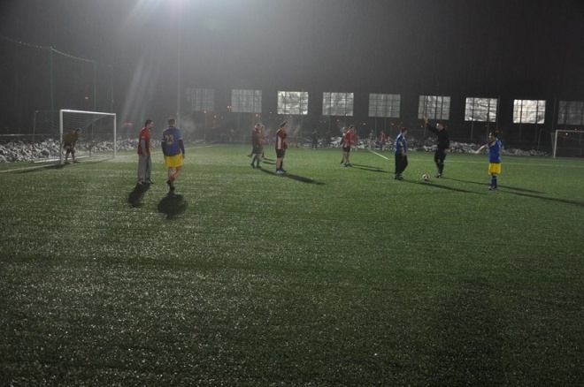 Ostrołęcka Amatorska Liga Piłki Nożnej 7: 1. kolejka (12.04.2013) - zdjęcie #29 - eOstroleka.pl