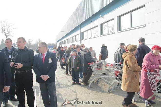 Marc-Pol przy I Armii Wojska Polskiego oficjalnie otwarty [13.04.2013] - zdjęcie #77 - eOstroleka.pl