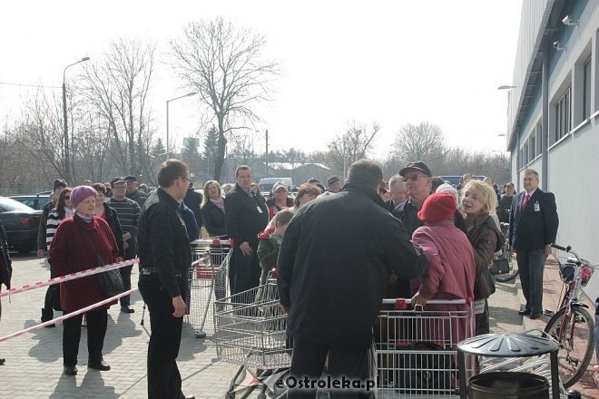 Marc-Pol przy I Armii Wojska Polskiego oficjalnie otwarty [13.04.2013] - zdjęcie #48 - eOstroleka.pl