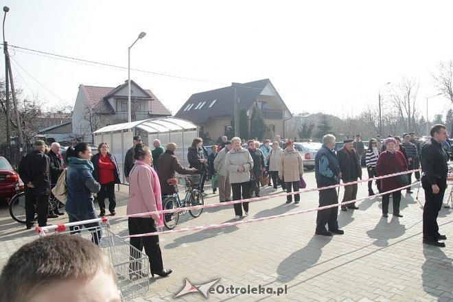 Marc-Pol przy I Armii Wojska Polskiego oficjalnie otwarty [13.04.2013] - zdjęcie #46 - eOstroleka.pl