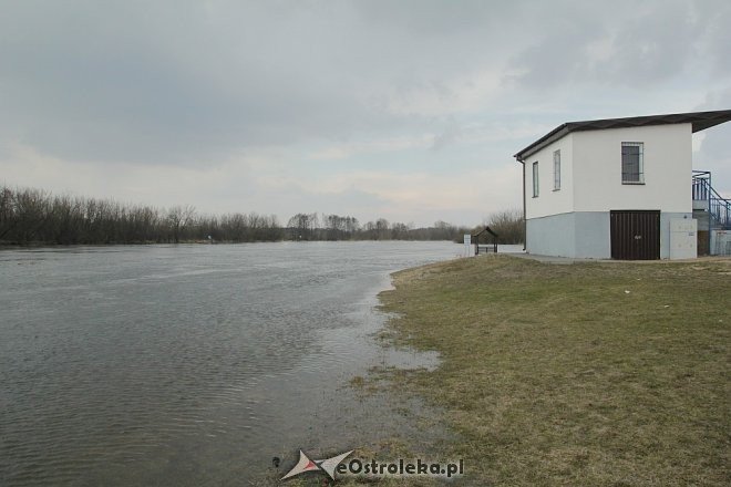 Poziom wód ostrołęckich rzek [13.04.2013] - zdjęcie #19 - eOstroleka.pl