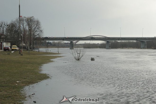 Poziom wód ostrołęckich rzek [13.04.2013] - zdjęcie #20 - eOstroleka.pl