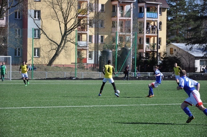 IV liga: Narew Ostrołęka - Huragan Wołomin (21.04.2013) - zdjęcie #32 - eOstroleka.pl