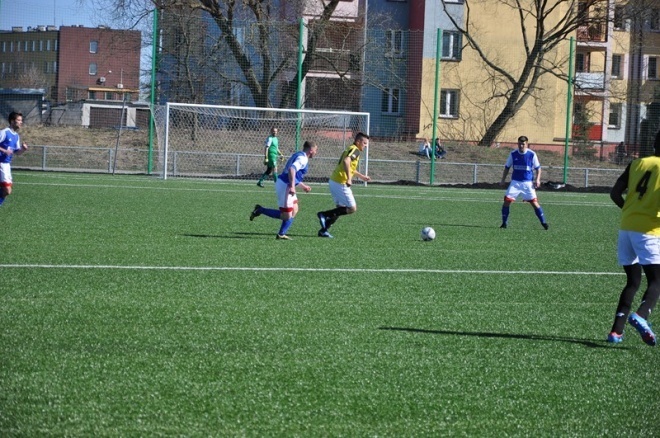 IV liga: Narew Ostrołęka - Huragan Wołomin (21.04.2013) - zdjęcie #31 - eOstroleka.pl