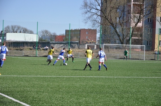 IV liga: Narew Ostrołęka - Huragan Wołomin (21.04.2013) - zdjęcie #5 - eOstroleka.pl