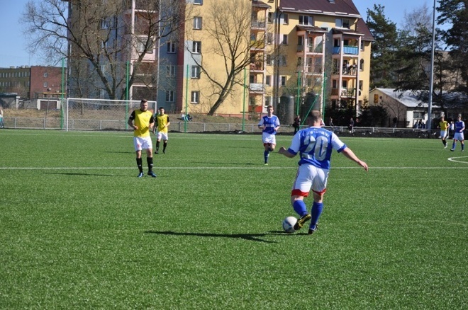 IV liga: Narew Ostrołęka - Huragan Wołomin (21.04.2013) - zdjęcie #27 - eOstroleka.pl