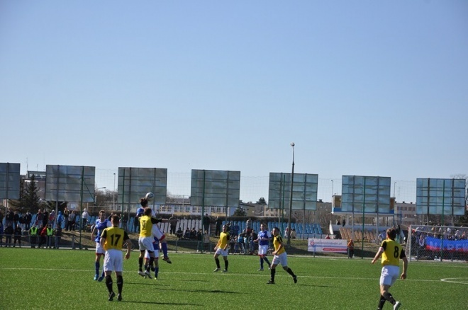 IV liga: Narew Ostrołęka - Huragan Wołomin (21.04.2013) - zdjęcie #23 - eOstroleka.pl