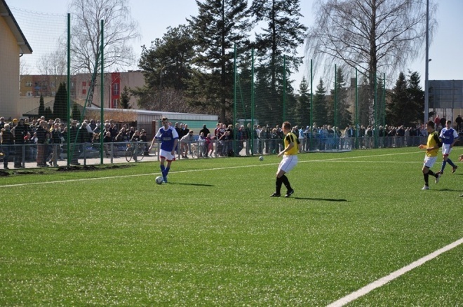 IV liga: Narew Ostrołęka - Huragan Wołomin (21.04.2013) - zdjęcie #22 - eOstroleka.pl