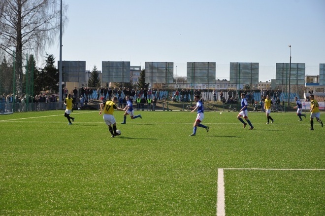 IV liga: Narew Ostrołęka - Huragan Wołomin (21.04.2013) - zdjęcie #12 - eOstroleka.pl