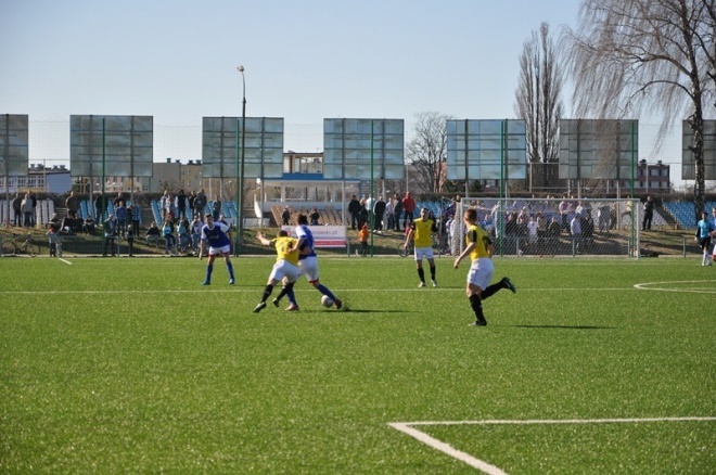 IV liga: Narew Ostrołęka - Huragan Wołomin (21.04.2013) - zdjęcie #3 - eOstroleka.pl