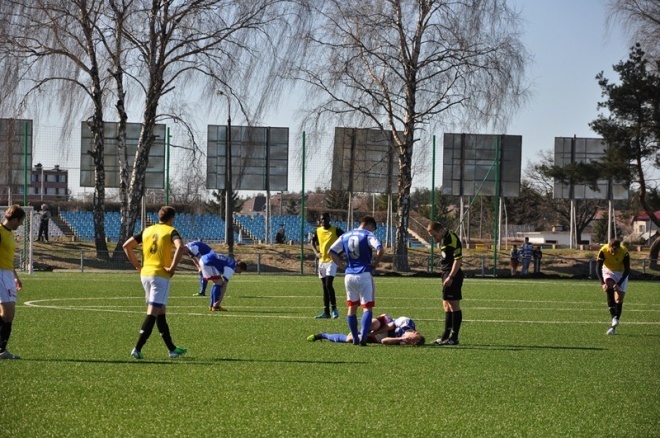 IV liga: Narew Ostrołęka - Huragan Wołomin (21.04.2013) - zdjęcie #2 - eOstroleka.pl