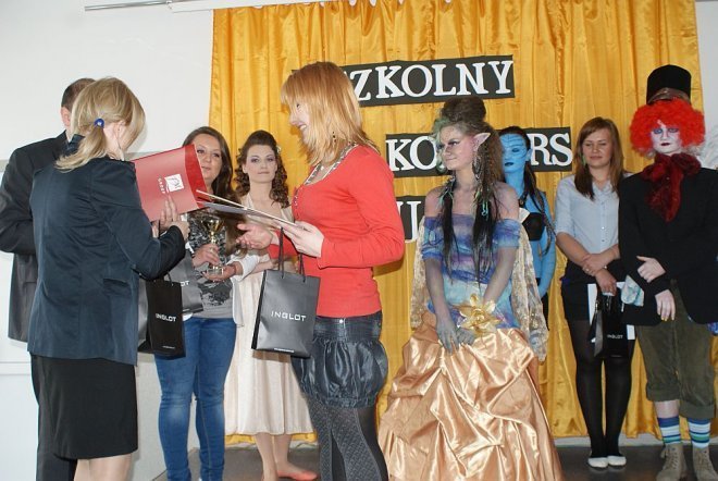Konkurs Makijażu w Zespole Szkół Zawodowych nr 2 w Ostrołęce [20.04.2013] - zdjęcie #15 - eOstroleka.pl