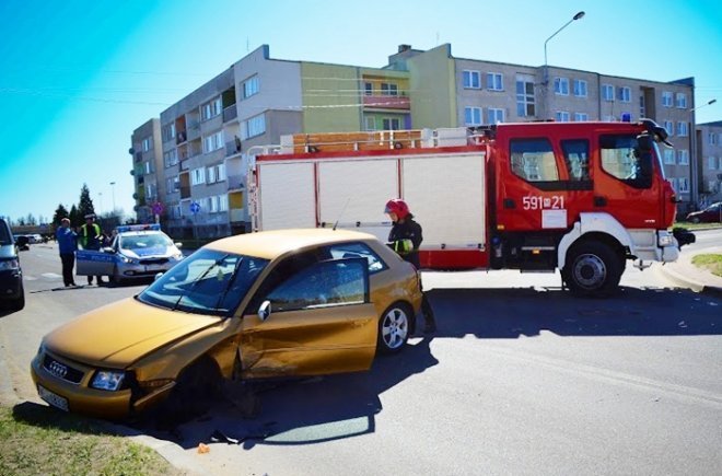Wypadek w Przasnyszu [21.04.2013] - zdjęcie #1 - eOstroleka.pl