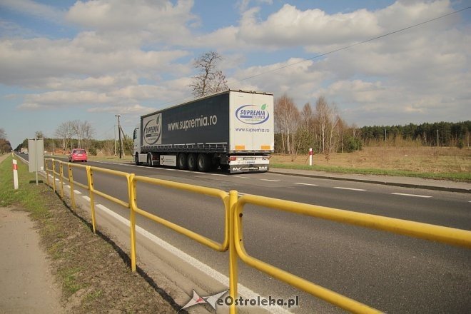 DK 61: Dwie ciężarówki zderzyły się w miejscowości Teodorowo [25.04.2013] - zdjęcie #1 - eOstroleka.pl
