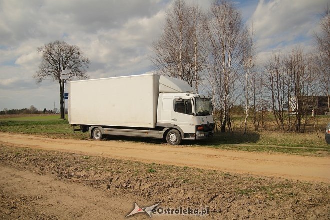 DK 61: Dwie ciężarówki zderzyły się w miejscowości Teodorowo [25.04.2013] - zdjęcie #9 - eOstroleka.pl