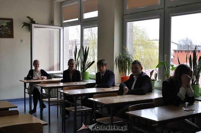 Test gimnazjalny z języka obcego [25.04.2013] - zdjęcie #2 - eOstroleka.pl