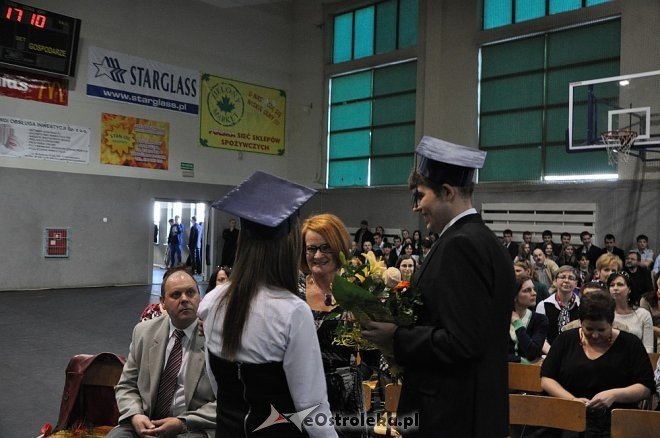 Uroczyste zakończenie roku szkolnego w III LO w Ostrołęce [25.04.2013] - zdjęcie #54 - eOstroleka.pl