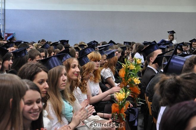 Uroczyste zakończenie roku szkolnego w III LO w Ostrołęce [25.04.2013] - zdjęcie #64 - eOstroleka.pl