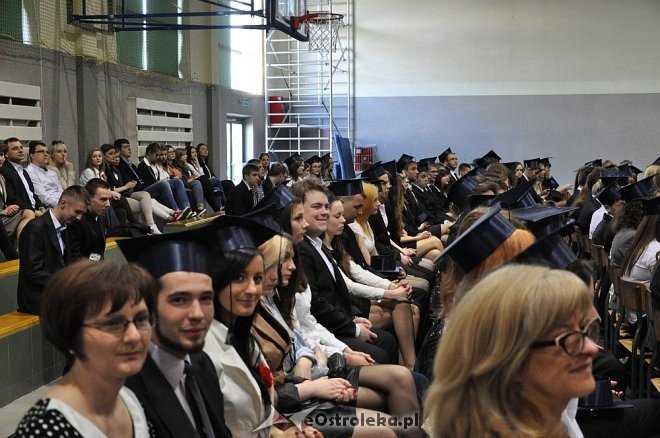 Uroczyste zakończenie roku szkolnego w III LO w Ostrołęce [25.04.2013] - zdjęcie #68 - eOstroleka.pl