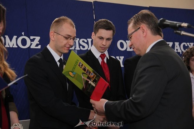 Zakończenie klas maturalnych 2013 w ZSZ nr 1 [26.04.2013] - zdjęcie #10 - eOstroleka.pl