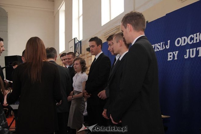 Zakończenie klas maturalnych 2013 w ZSZ nr 1 [26.04.2013] - zdjęcie #8 - eOstroleka.pl