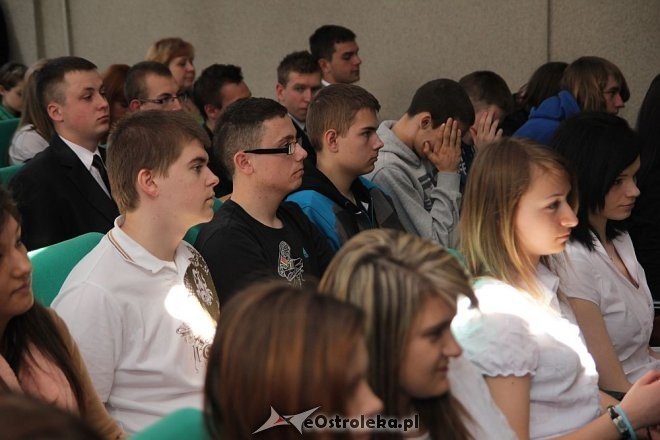 Zakończenie klas maturalnych 2013 w ZSZ nr 3 [26.04.2013] - zdjęcie #35 - eOstroleka.pl