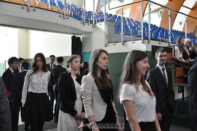 Zakończenie roku szkolenego dla klas maturalnych w I LO w Ostrołęce [26.04.2013] - zdjęcie #15 - eOstroleka.pl
