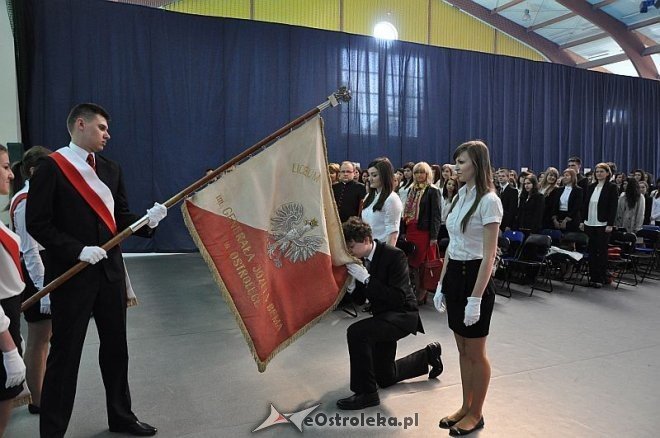 Zakończenie roku szkolenego dla klas maturalnych w I LO w Ostrołęce [26.04.2013] - zdjęcie #33 - eOstroleka.pl