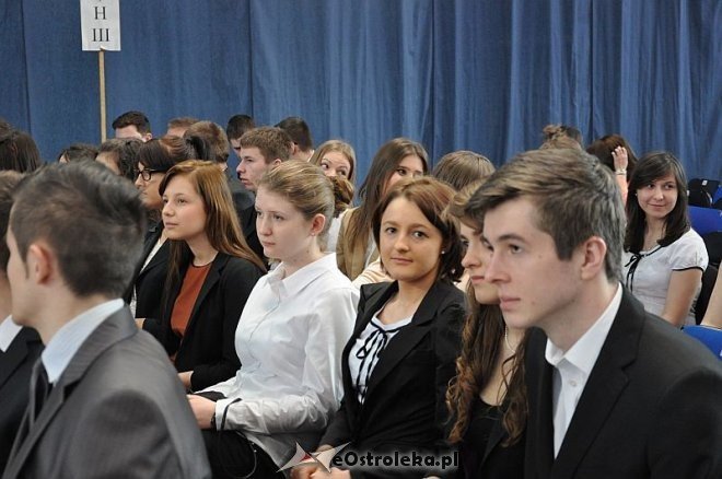Zakończenie roku szkolenego dla klas maturalnych w I LO w Ostrołęce [26.04.2013] - zdjęcie #3 - eOstroleka.pl