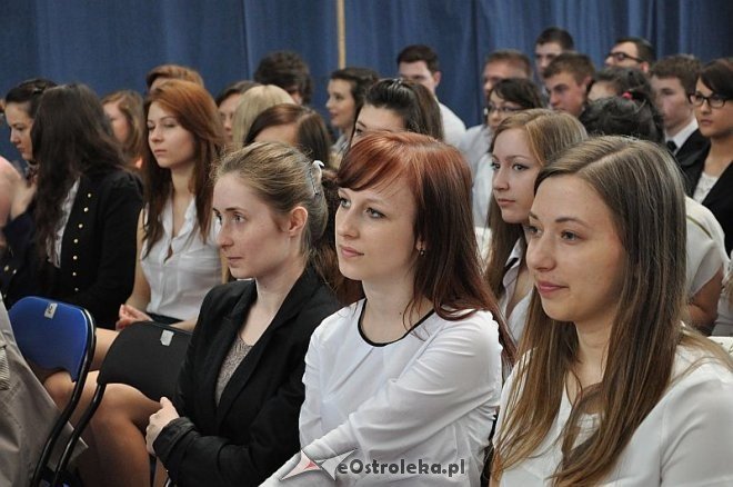 Zakończenie roku szkolenego dla klas maturalnych w I LO w Ostrołęce [26.04.2013] - zdjęcie #59 - eOstroleka.pl