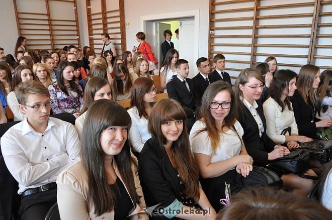 Zakończenie roku szkolenego dla klas maturalnych w II LO w Ostrołęce [26.04.2013] - zdjęcie #6 - eOstroleka.pl